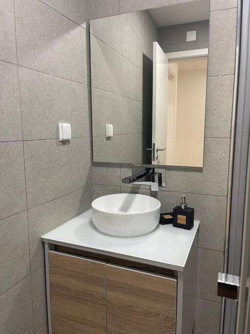 Lovely 2 Bedroom Apartment In South Lisbon บาเฮโร ภายนอก รูปภาพ