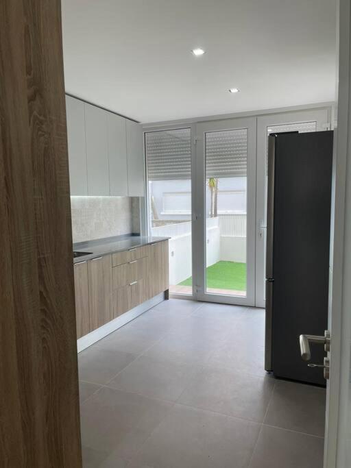 Lovely 2 Bedroom Apartment In South Lisbon บาเฮโร ภายนอก รูปภาพ