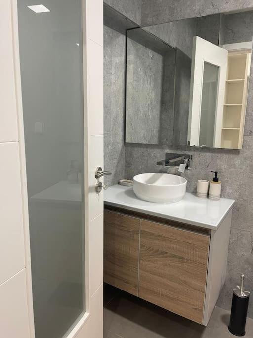 Lovely 2 Bedroom Apartment In South Lisbon บาเฮโร ภายนอก รูปภาพ